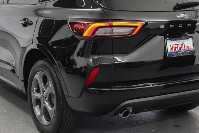 Certified 2023 Ford Escape ST-Line w/ Tech Pack #1 AWD/4WD image 6
