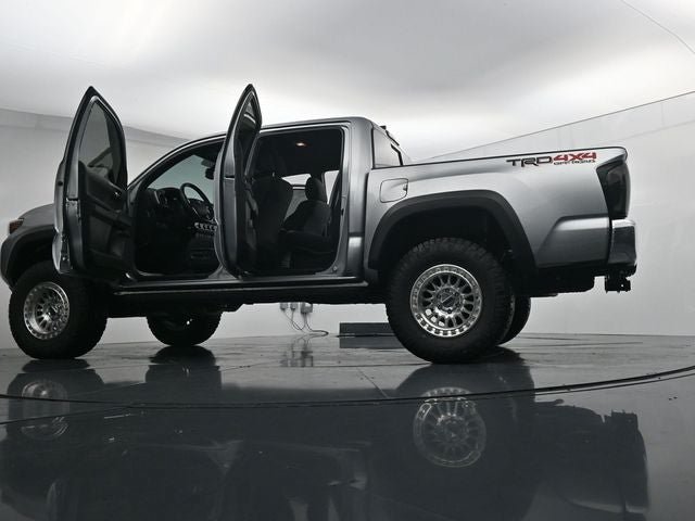 Used 2023 Toyota Tacoma TRD Off-Road AWD/4WD image 33