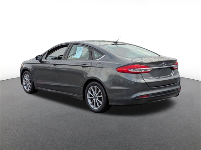 Certified 2017 Ford Fusion SE image 2