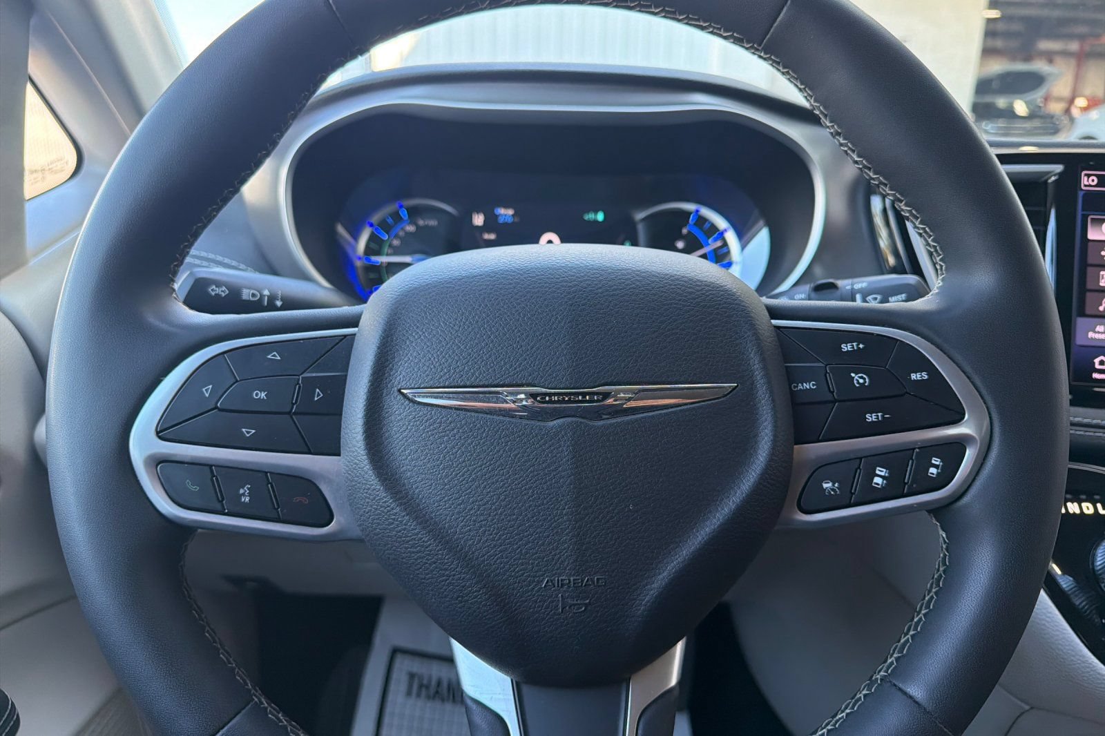 Used 2023 Chrysler Pacifica Touring-L FWD image 26