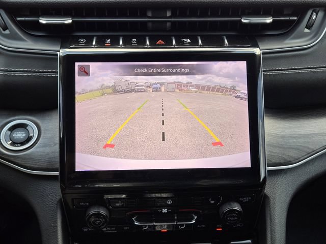 Used 2021 Jeep Grand Cherokee L Limited AWD/4WD image 17