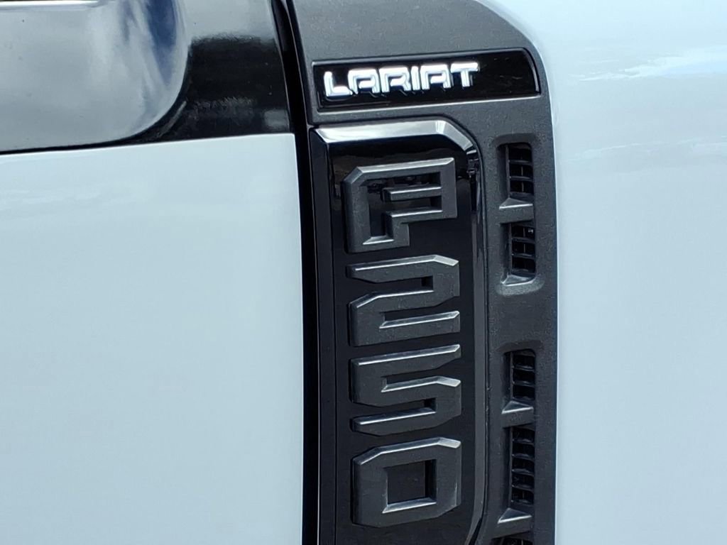 Certified 2025 Ford F250 Lariat w/ Lariat Ultimate Package AWD/4WD image 9