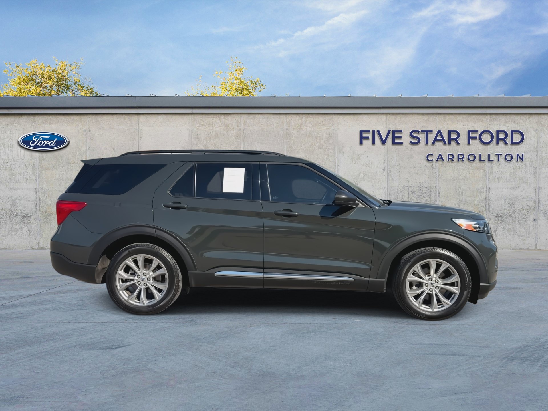 Certified 2024 Ford Explorer XLT w/ Equipment Group 202A RWD image 9