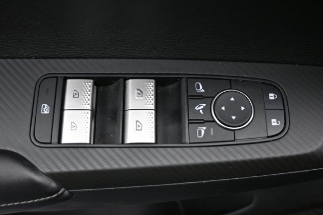 Used 2025 Mitsubishi Outlander SE FWD image 14