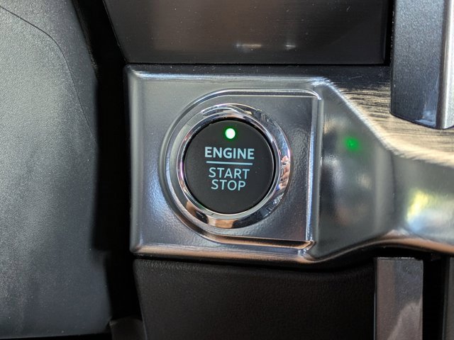 Certified 2022 Ford F150 Lariat w/ Equipment Group 502A High image 31