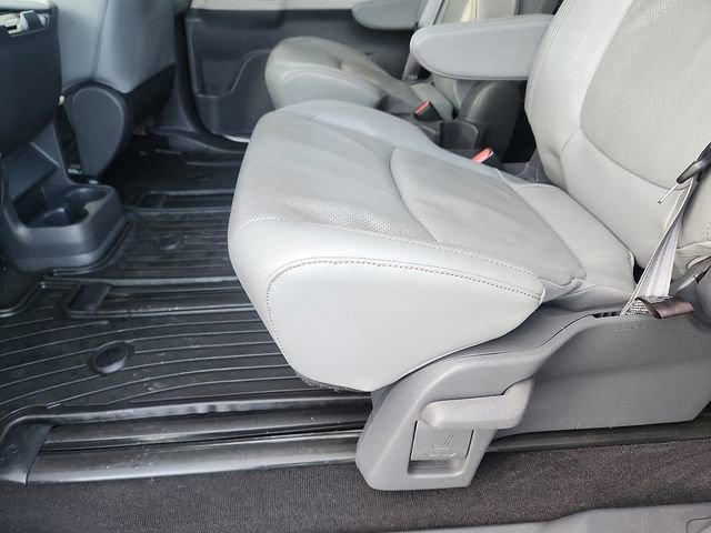 Used 2021 Toyota Sienna Limited image 26