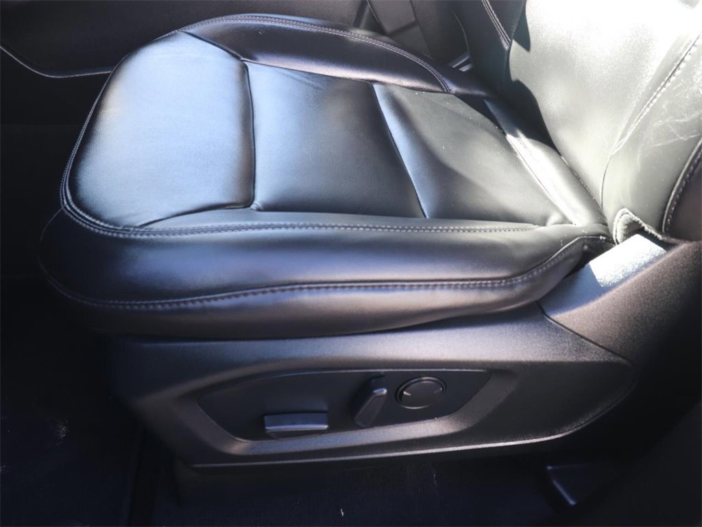 Certified 2022 Ford Explorer XLT w/ Equipment Group 202A image 14