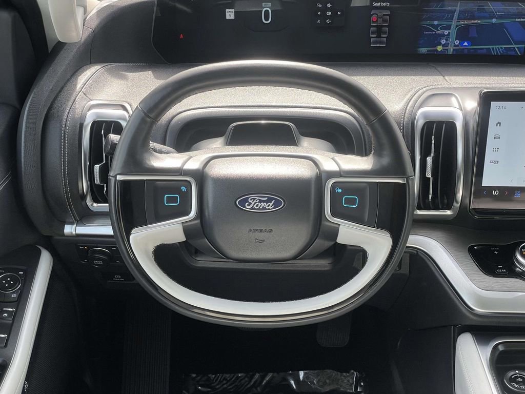 Certified 2025 Ford Expedition Platinum image 10