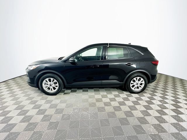 Certified 2025 Ford Escape Active w/ Cold Weather Package FWD image 8