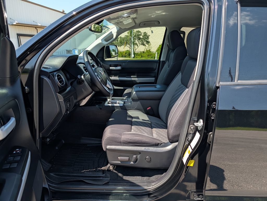Used 2021 Toyota Tundra SR5 w/ TRD Off-Road Package AWD/4WD image 20