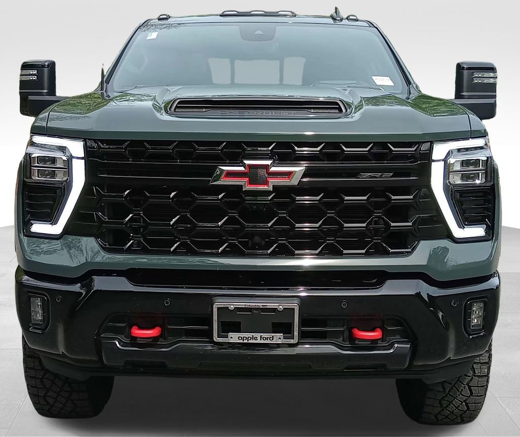Used 2025 Chevrolet Silverado 2500 ZR2 w/ Technology Package image 8