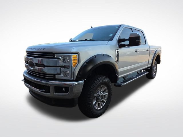 Certified 2019 Ford F250 XLT w/ XLT Premium Package AWD/4WD image 4