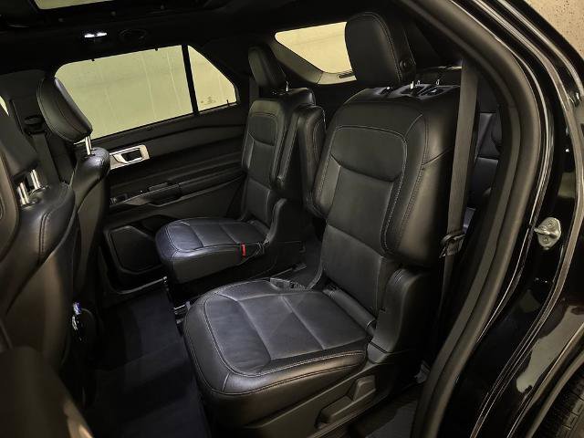 Certified 2020 Ford Explorer Limited AWD/4WD image 32