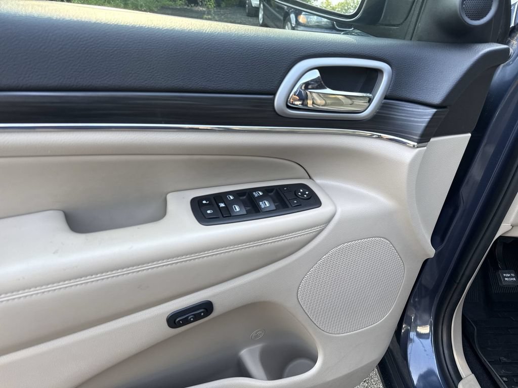 Used 2021 Jeep Grand Cherokee Limited AWD/4WD image 13