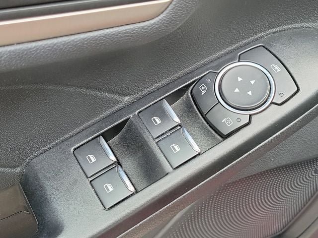 Certified 2022 Ford Escape SE w/ Cold Weather Package AWD/4WD image 19