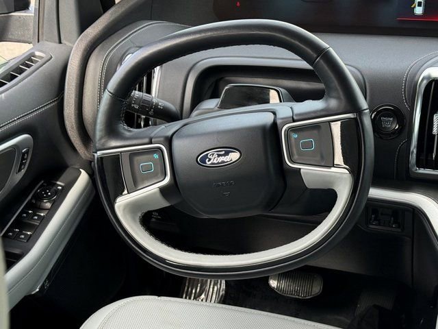 Certified 2025 Ford Expedition Max Platinum image 17