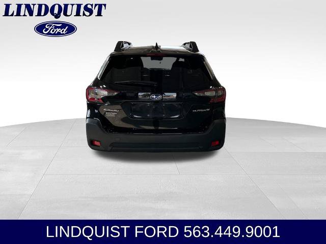 Used 2024 Subaru Outback Premium AWD/4WD image 3