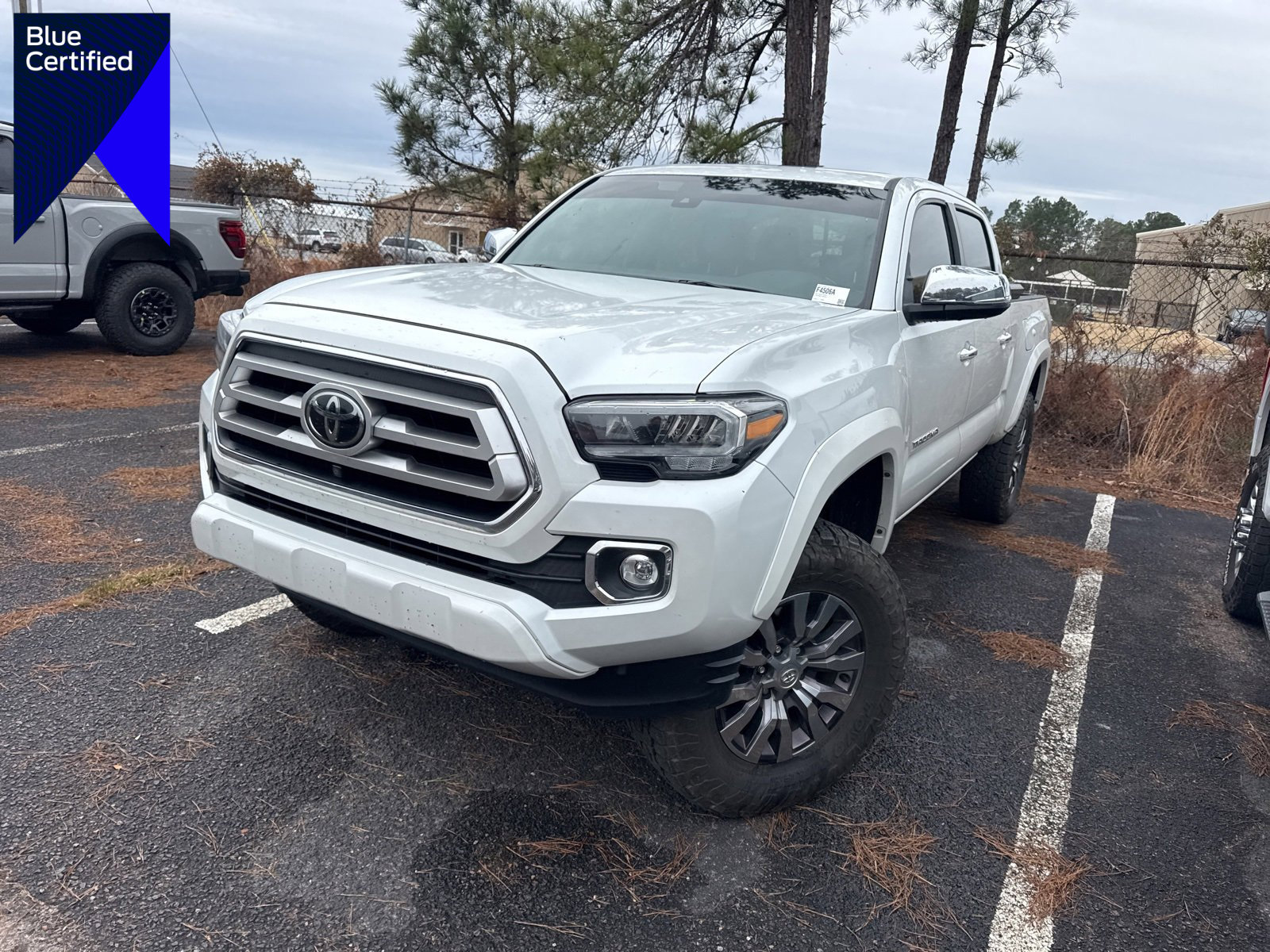 Used 2023 Toyota Tacoma Limited image 1