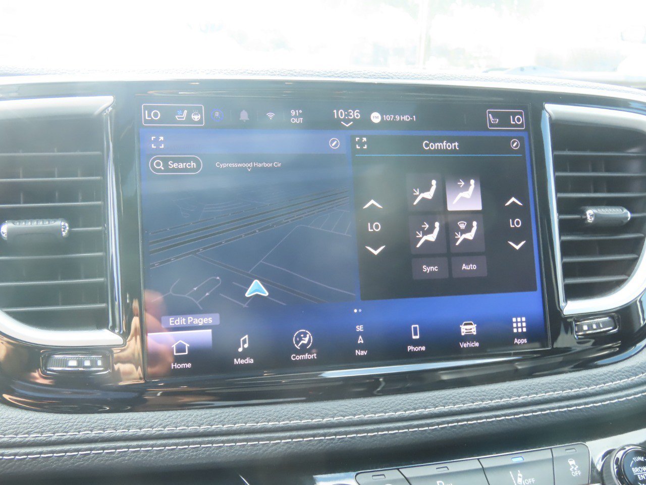 Used 2025 Chrysler Pacifica Limited FWD image 29