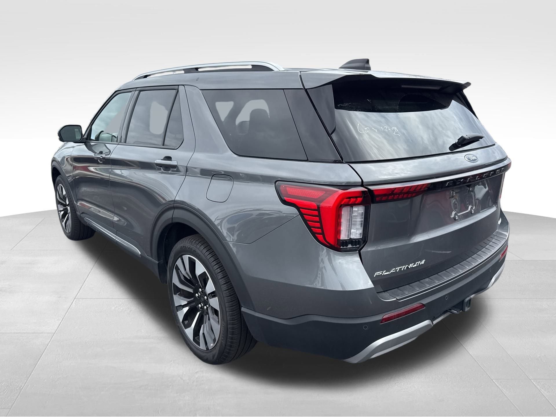 Certified 2025 Ford Explorer Platinum w/ LUX Leather Package image 8