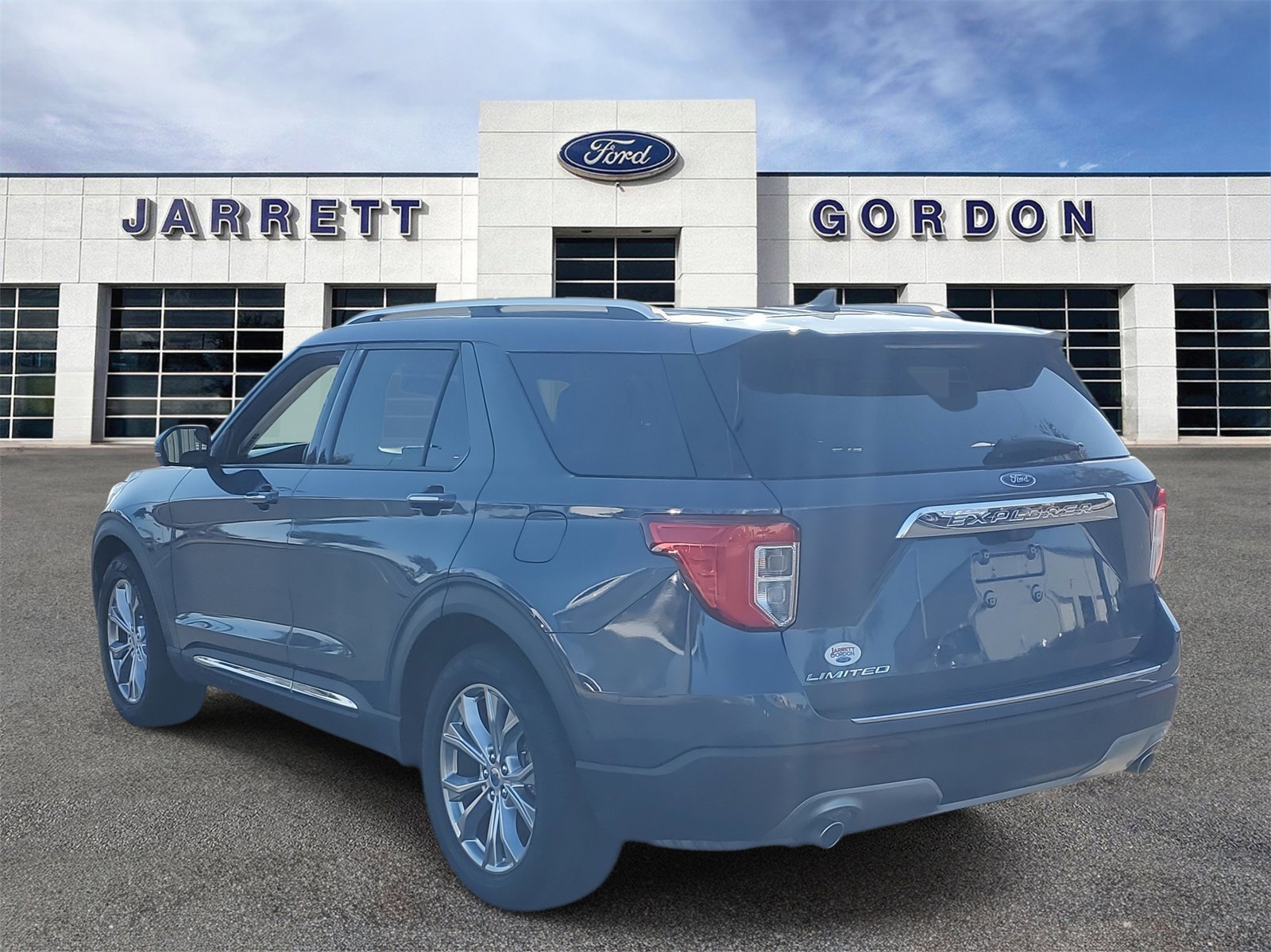 Certified 2021 Ford Explorer Limited w/ Equipment Group 301A image 3