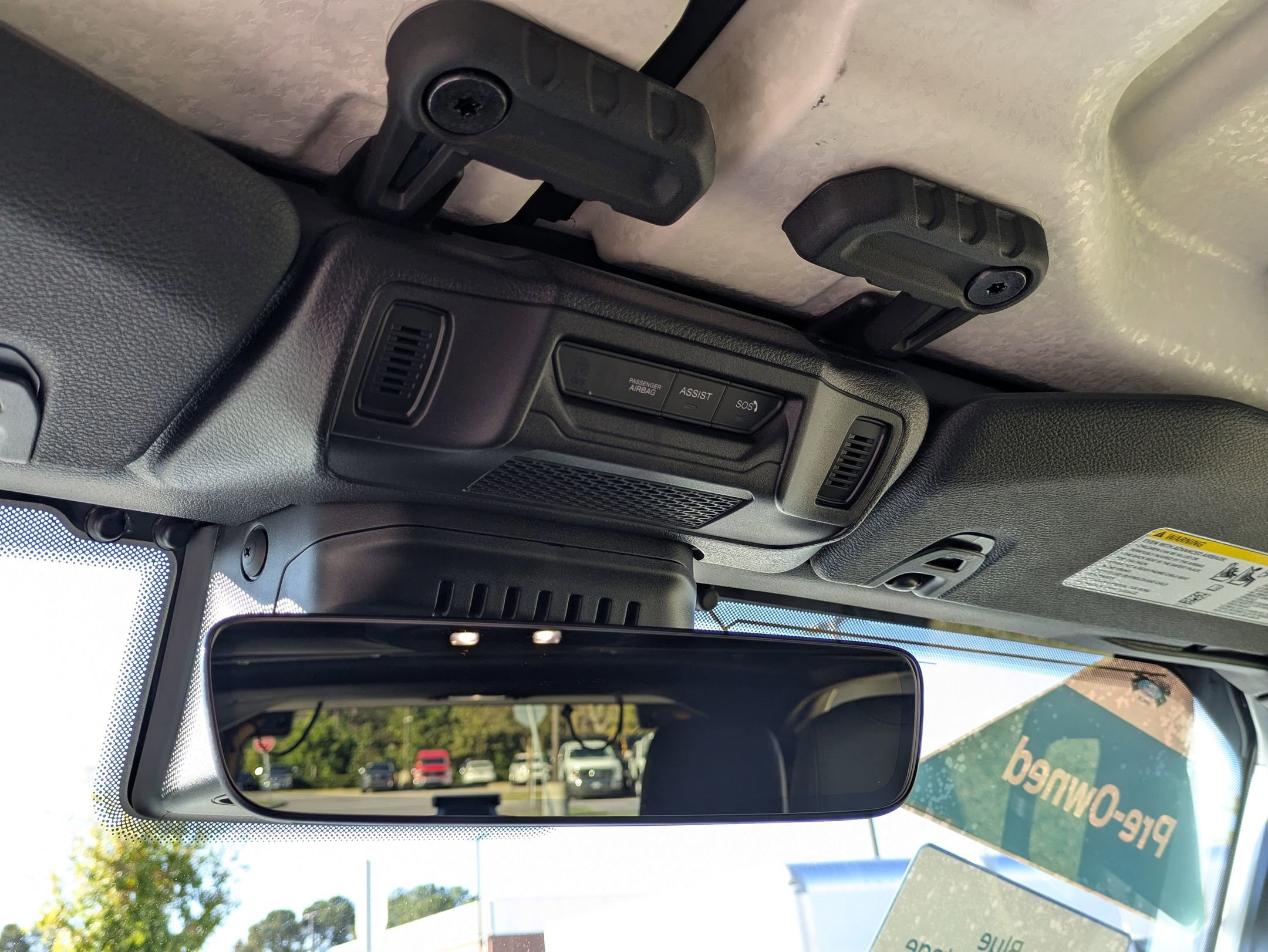 Used 2024 Jeep Wrangler Unlimited Rubicon w/ Capability Package image 29