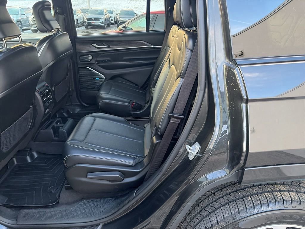 Used 2022 Jeep Grand Cherokee L Overland w/ Advanced Protech Group III image 10