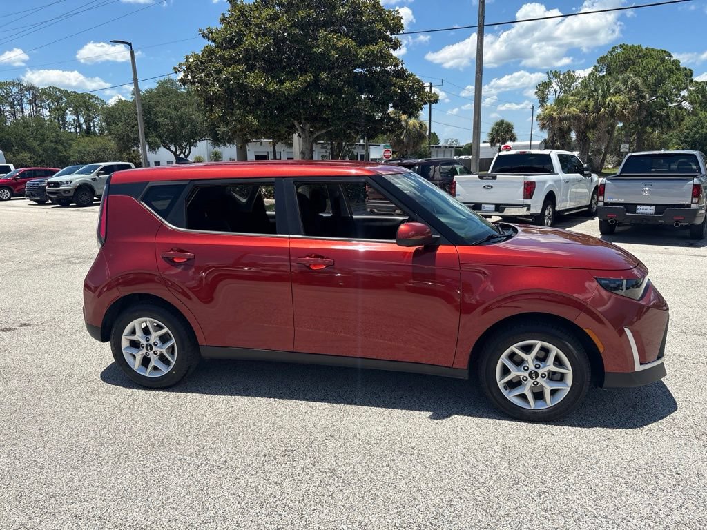 Used 2024 Kia Soul LX w/ Option Group 015 FWD image 1
