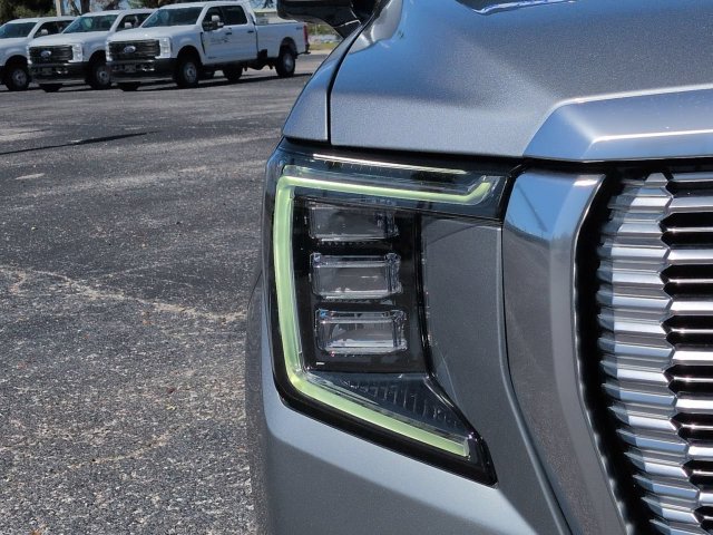 Used 2024 GMC Yukon Denali RWD image 10
