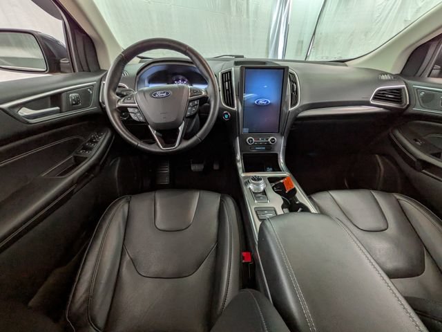Certified 2022 Ford Edge Titanium w/ Equipment Group 301A AWD/4WD image 11