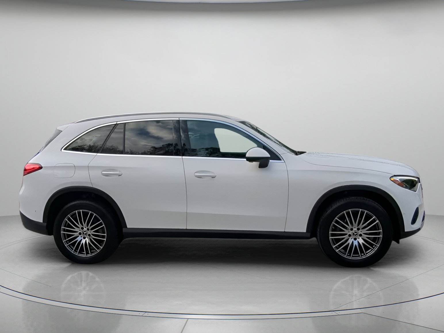 Used 2025 Mercedes-Benz GLC 300 image 33