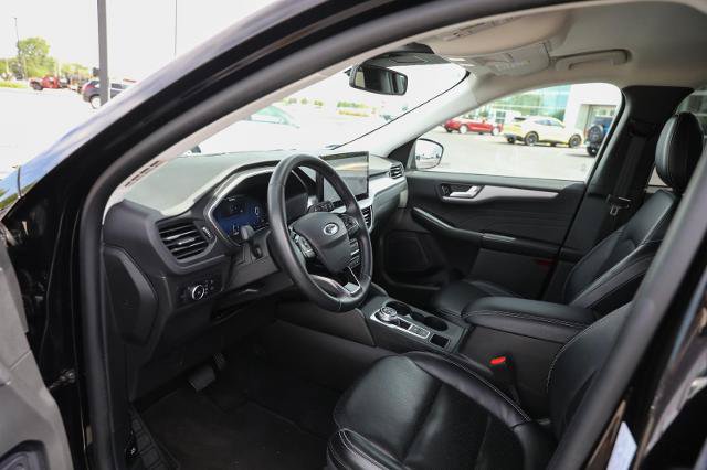 Certified 2024 Ford Escape Platinum AWD/4WD image 17