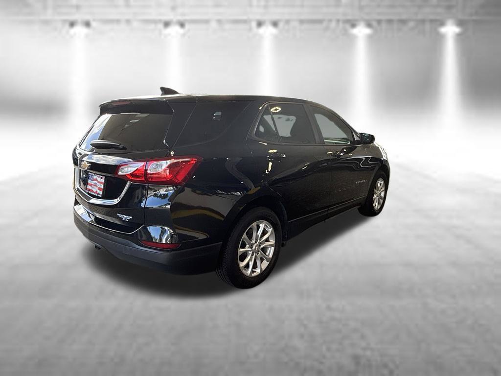Used 2020 Chevrolet Equinox LS w/ LS Convenience Package FWD image 4