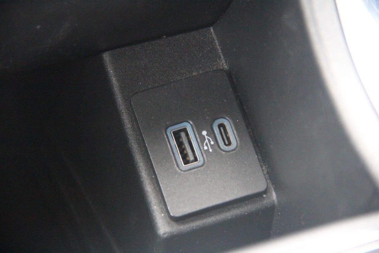 Certified 2022 Ford Edge Titanium image 31