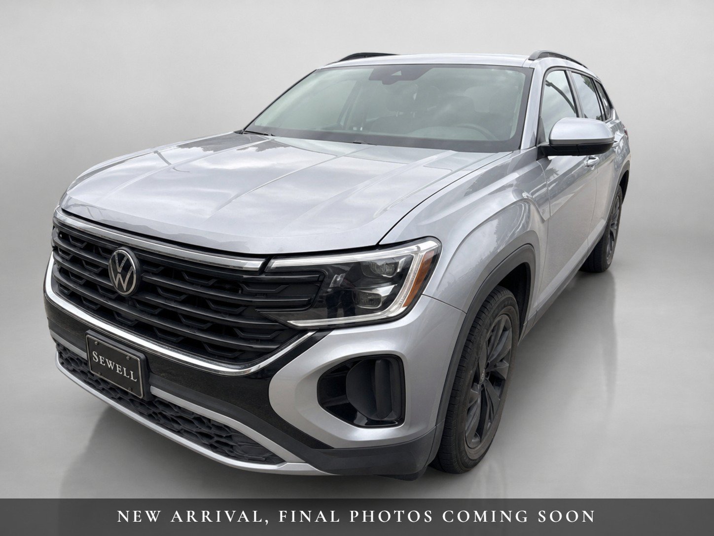Used 2024 Volkswagen Atlas Cross Sport SE FWD image 1