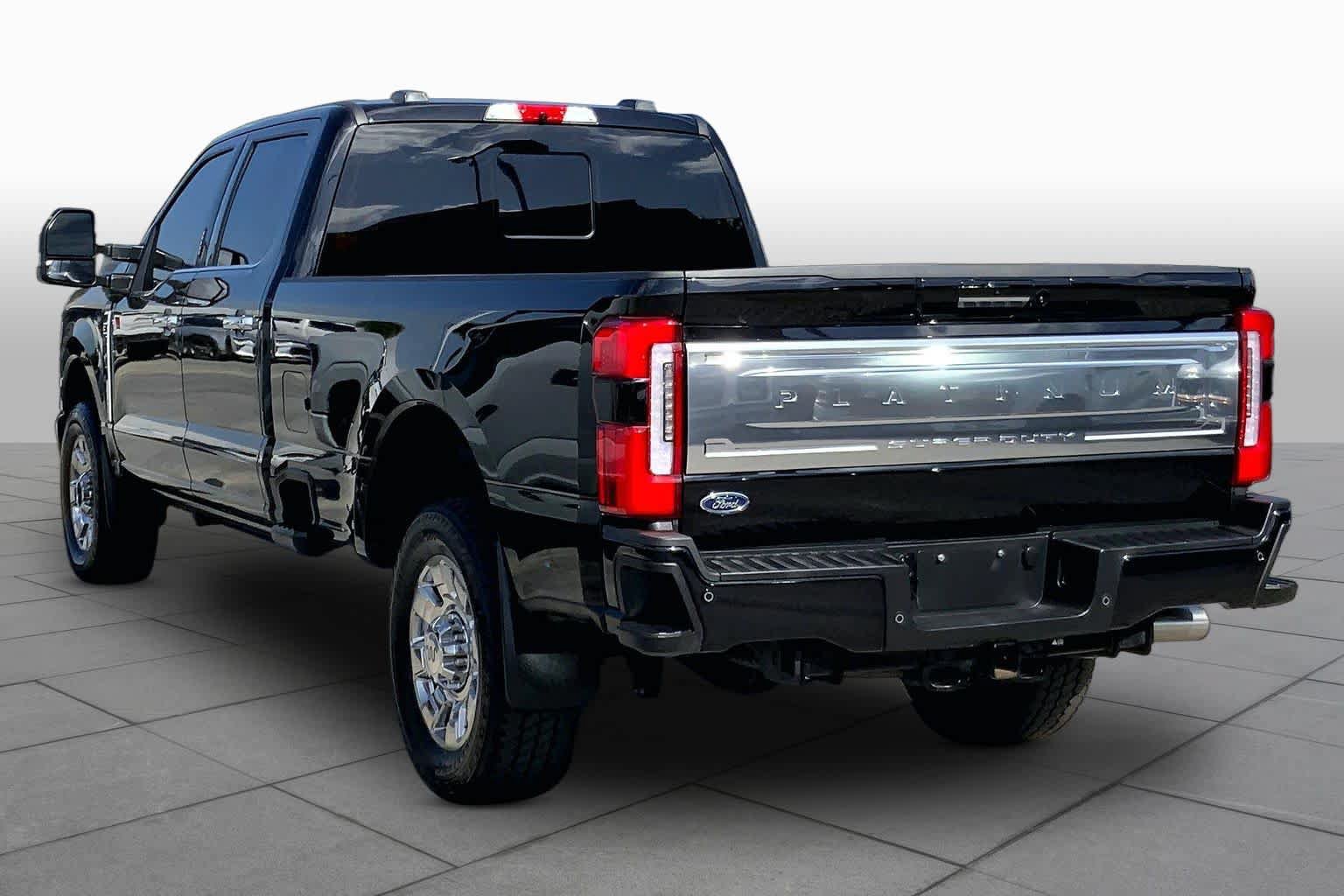 Certified 2024 Ford F350 Platinum w/ FX4 Off-Road Package AWD/4WD image 12