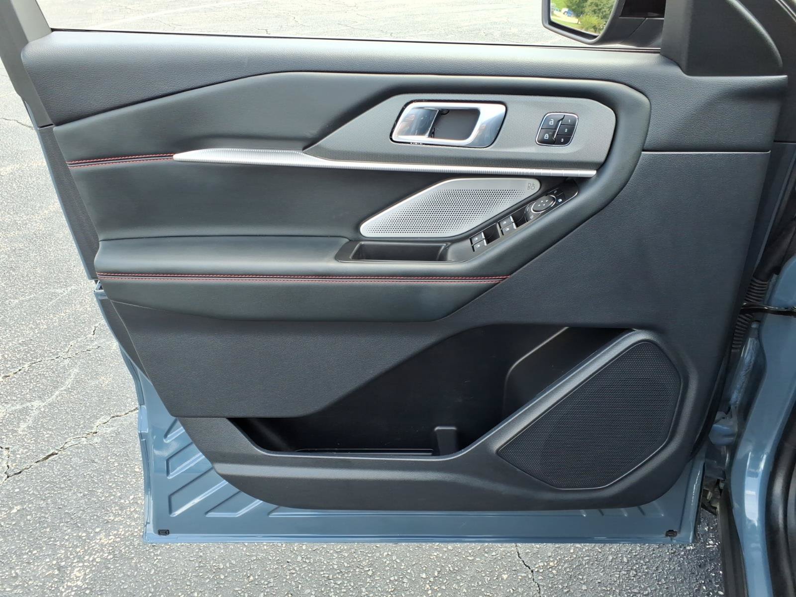 Certified 2025 Ford Explorer ST AWD/4WD image 18