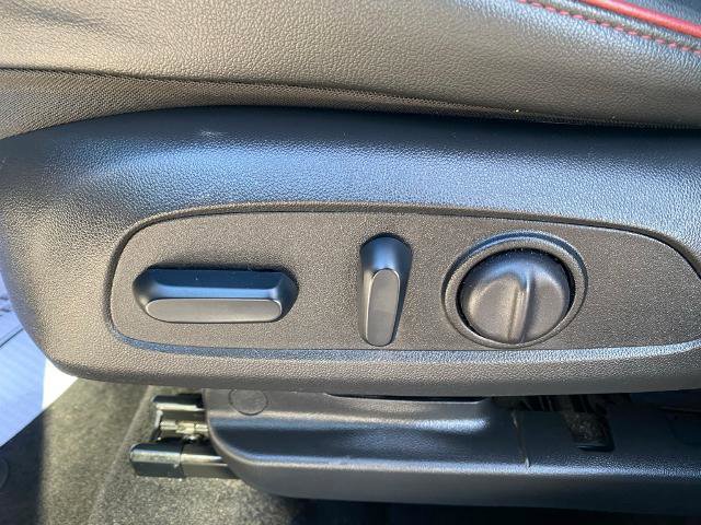 Used 2025 Chevrolet TrailBlazer RS w/ Convenience Package image 15