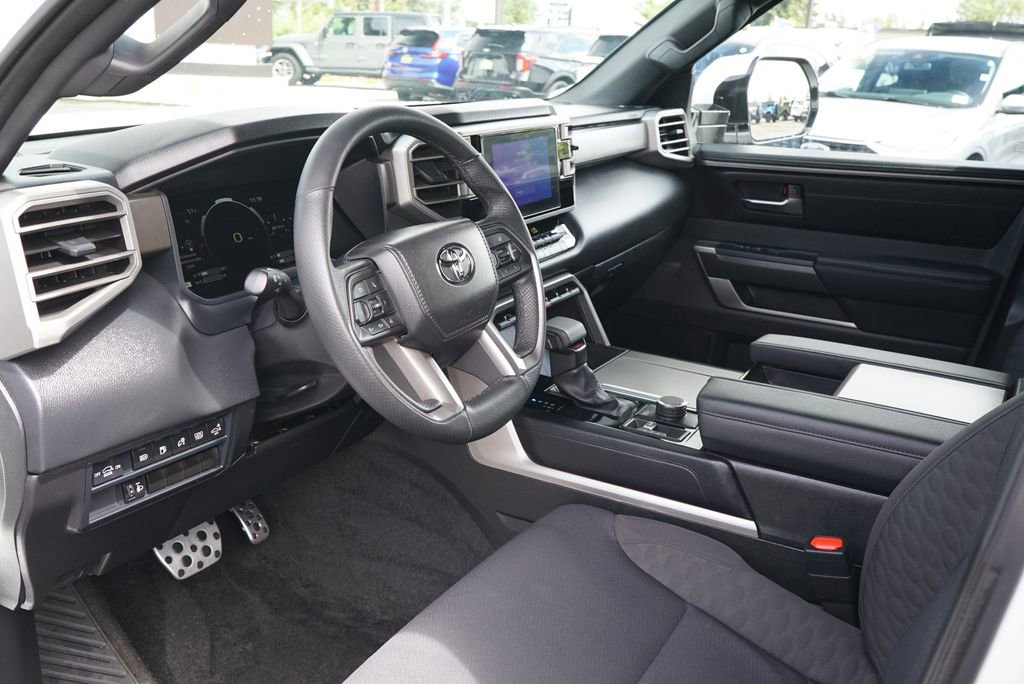 Used 2025 Toyota Sequoia SR5 w/ TRD Sport Package AWD/4WD image 20