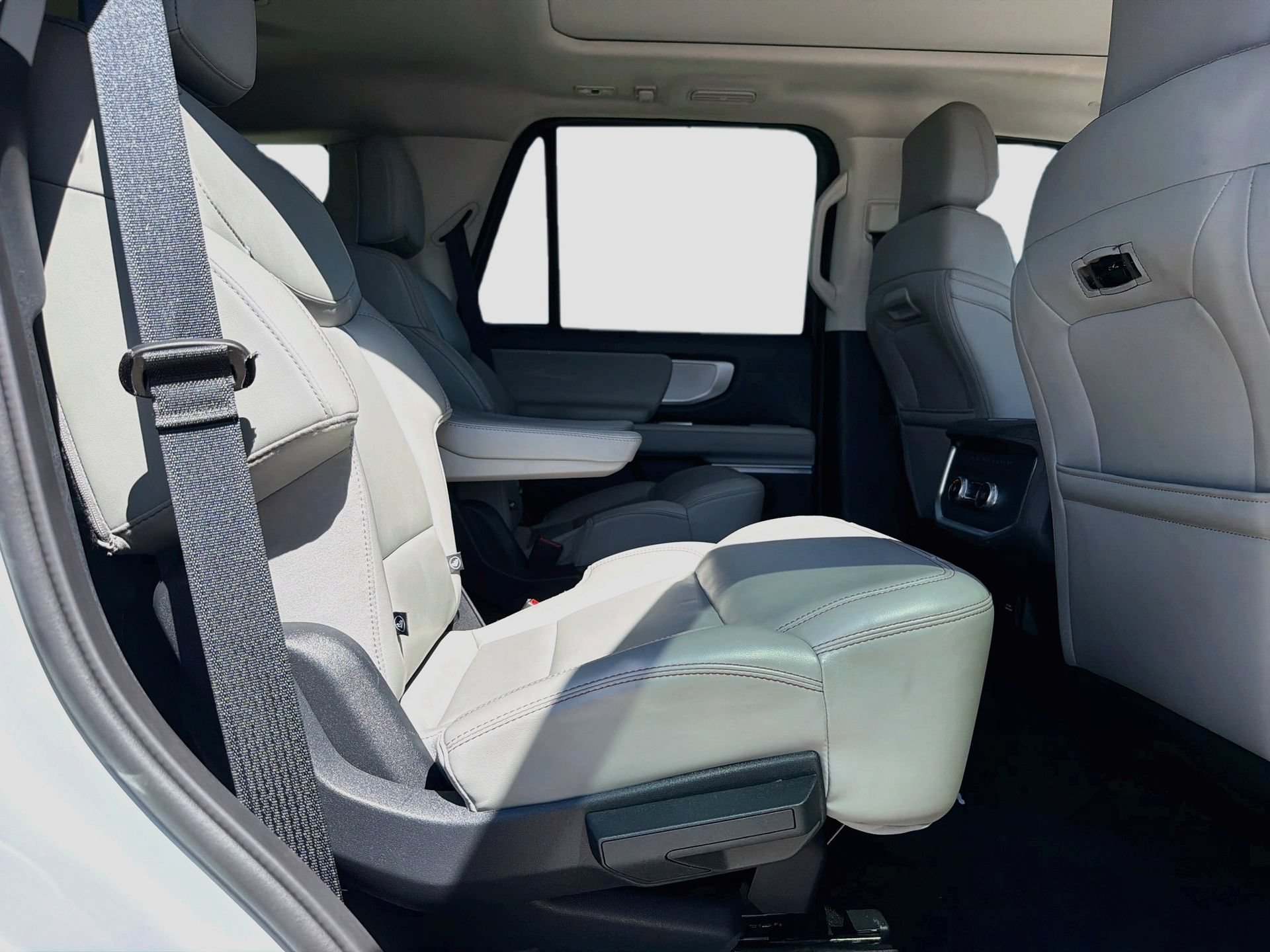 Certified 2025 Ford Expedition Active RWD image 30