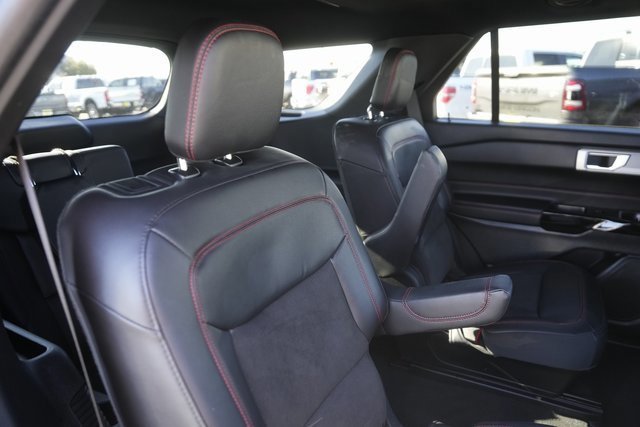 Certified 2023 Ford Explorer ST-Line w/ Class IV Trailer Tow Package image 17