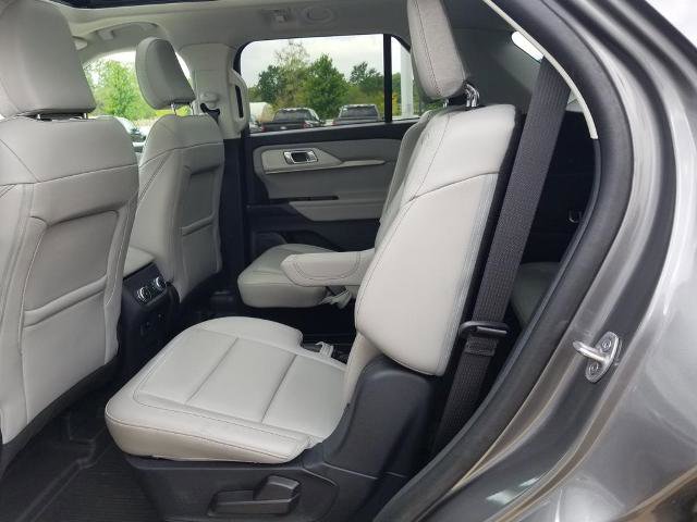 Certified 2025 Ford Explorer Active w/ Active Comfort Package AWD/4WD image 17