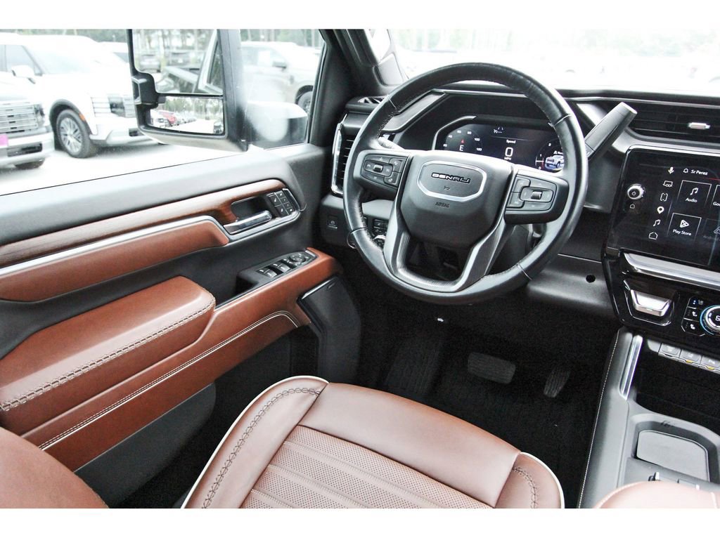 Used 2024 GMC Sierra 3500 Denali Ultimate AWD/4WD image 11
