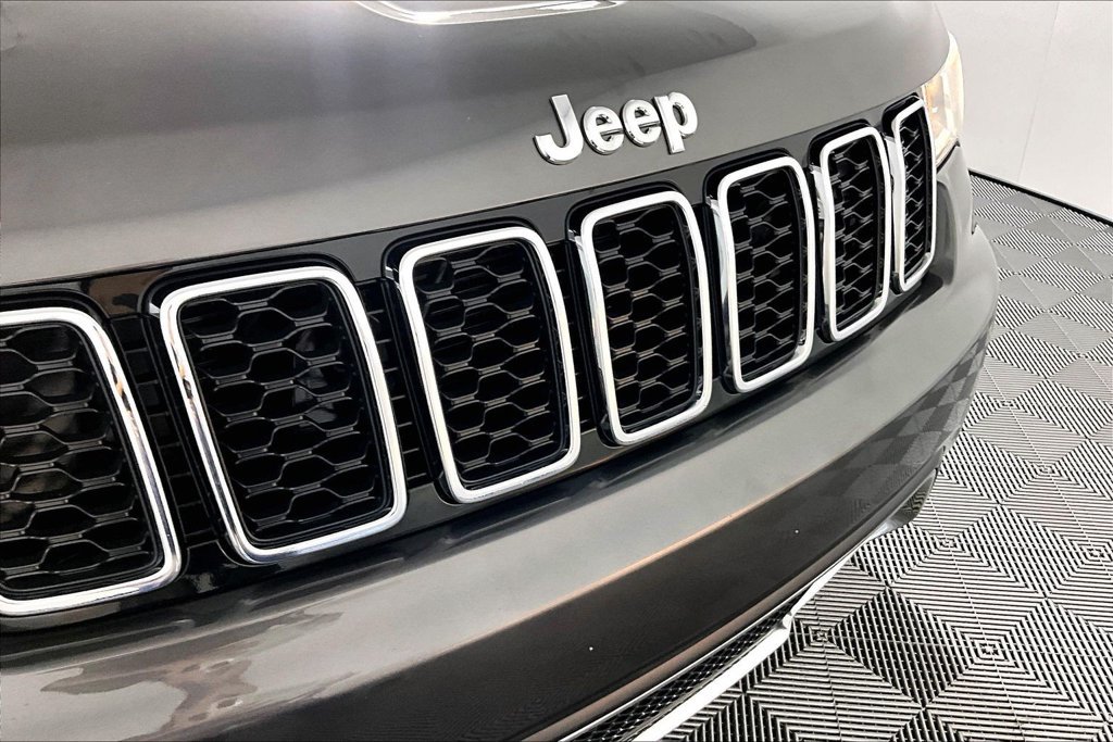 Used 2020 Jeep Grand Cherokee Limited AWD/4WD image 30