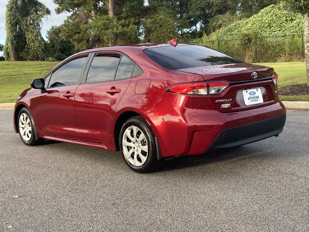Used 2025 Toyota Corolla LE FWD image 7
