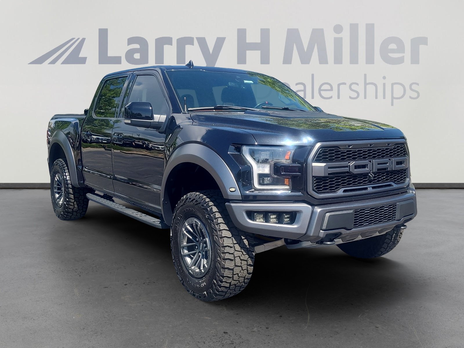 Certified 2019 Ford F150 Raptor w/ Equipment Group 802A Luxury AWD/4WD image 7