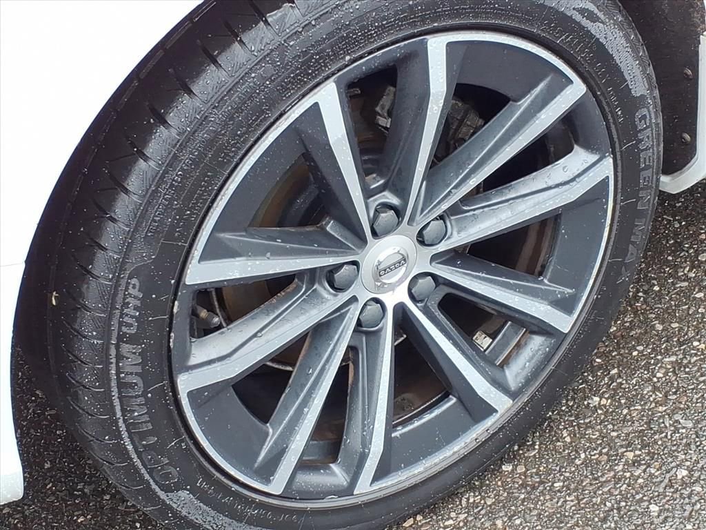 Used 2021 Volvo S60 T5 Momentum w/ Climate Package image 8