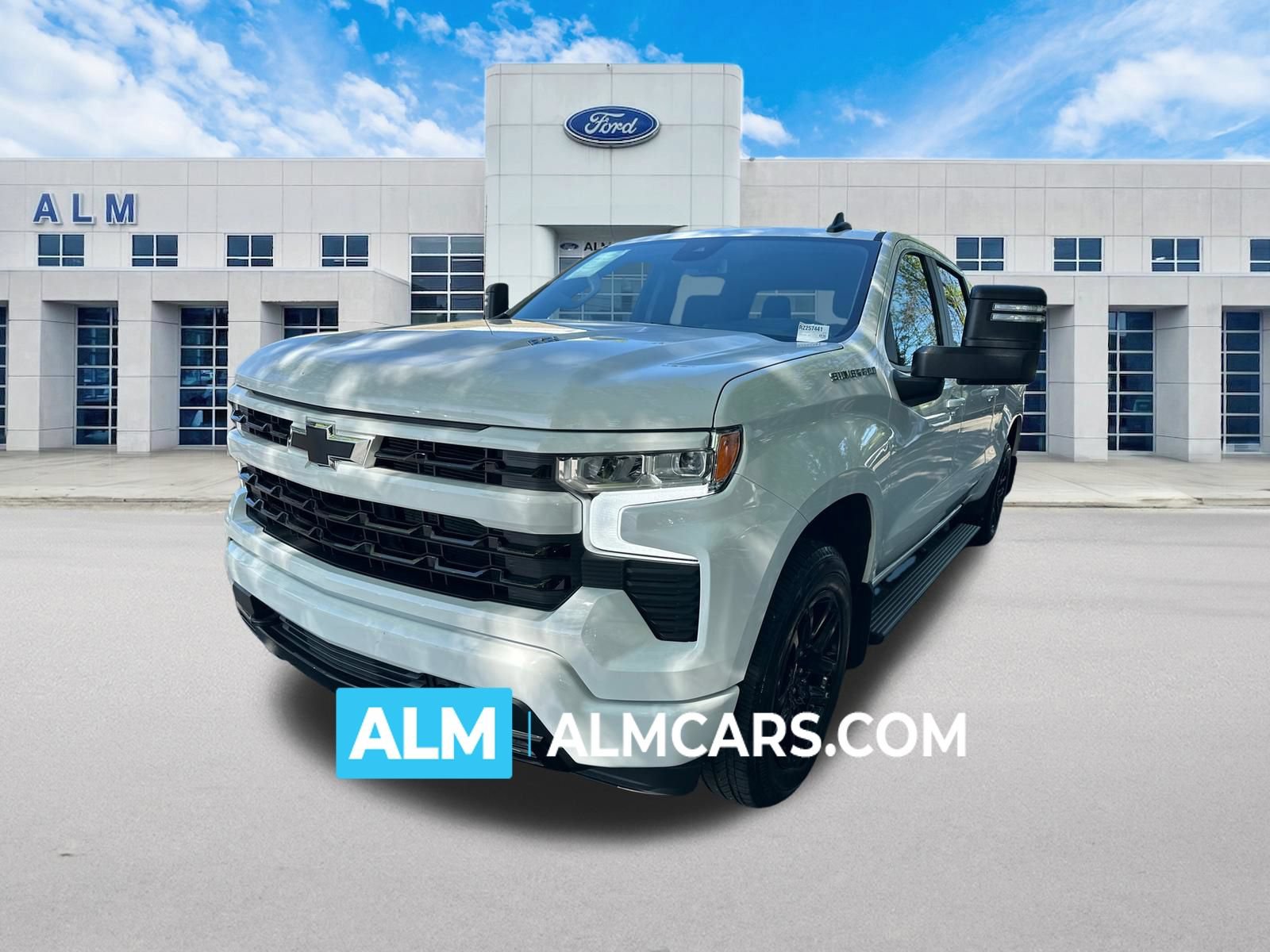 Used 2024 Chevrolet Silverado 1500 RST w/ Max Trailering Package AWD/4WD image 1