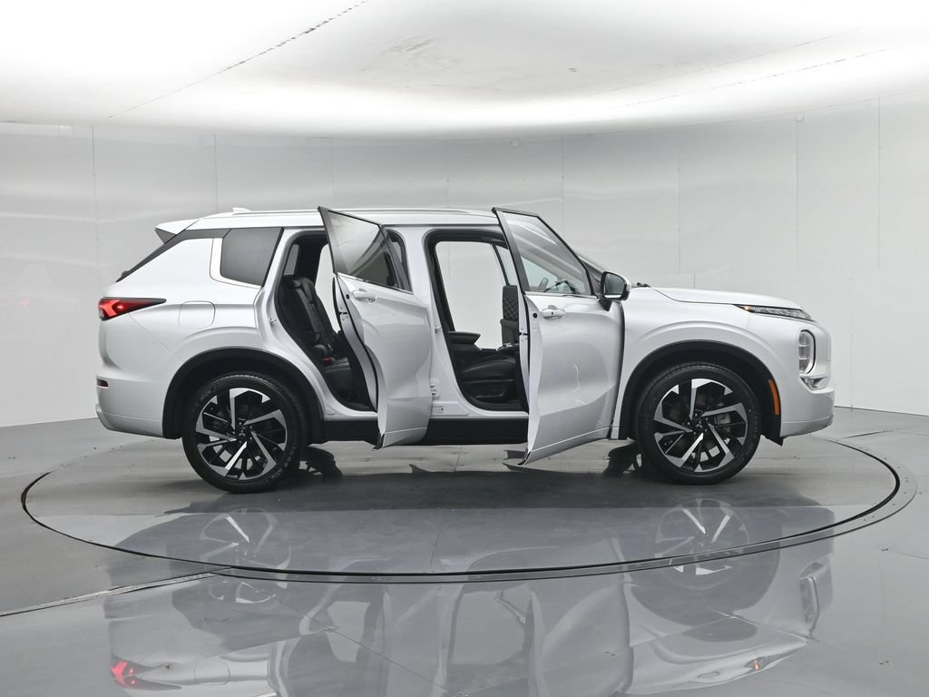 Used 2024 Mitsubishi Outlander SEL FWD image 4