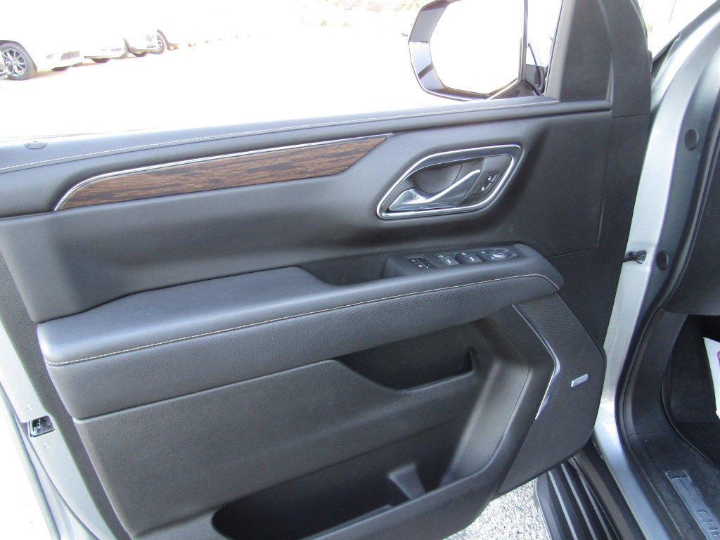 Used 2024 Chevrolet Tahoe Premier AWD/4WD image 30
